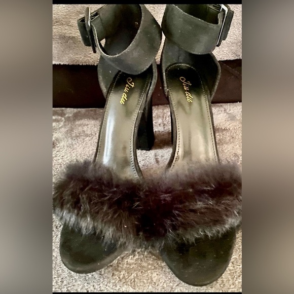 FLUFFY FEATHER HIGH HEEL - Picture 9 of 12